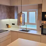 Apartment Aro Split