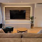 Apartment Aro *