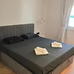 Apartment Aro